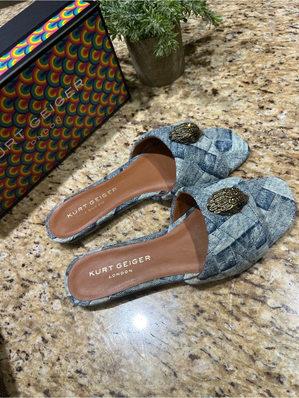 Kurt Geiger London Quilted Denim 
KENSINGTON FLAT SANDAL w/ Gold Emblem 39